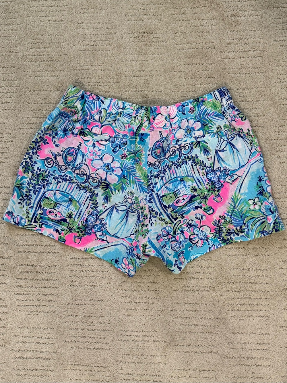 Lilly Pulitzer Disney Cinderella Women’s Linen shorts - Picture 4 of 6